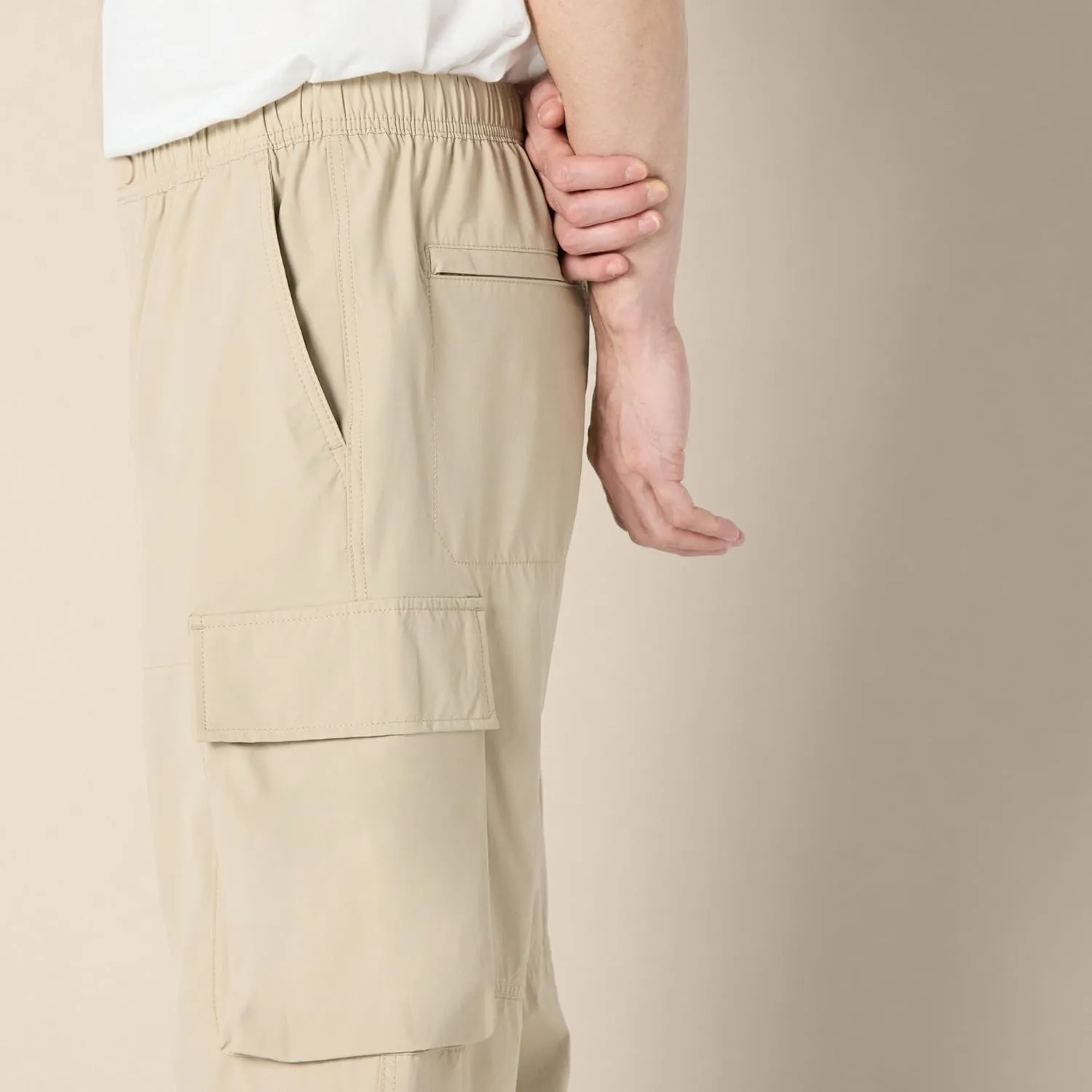 Amazon Essentials Men's Loose-Fit Lightweight Stretch Parachute Pant