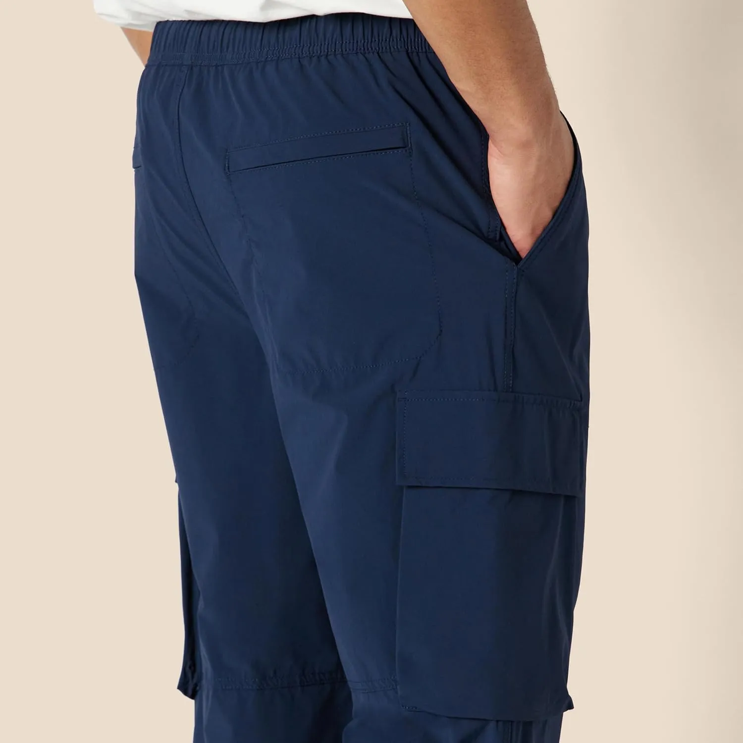 Amazon Essentials Men's Loose-Fit Lightweight Stretch Parachute Pant