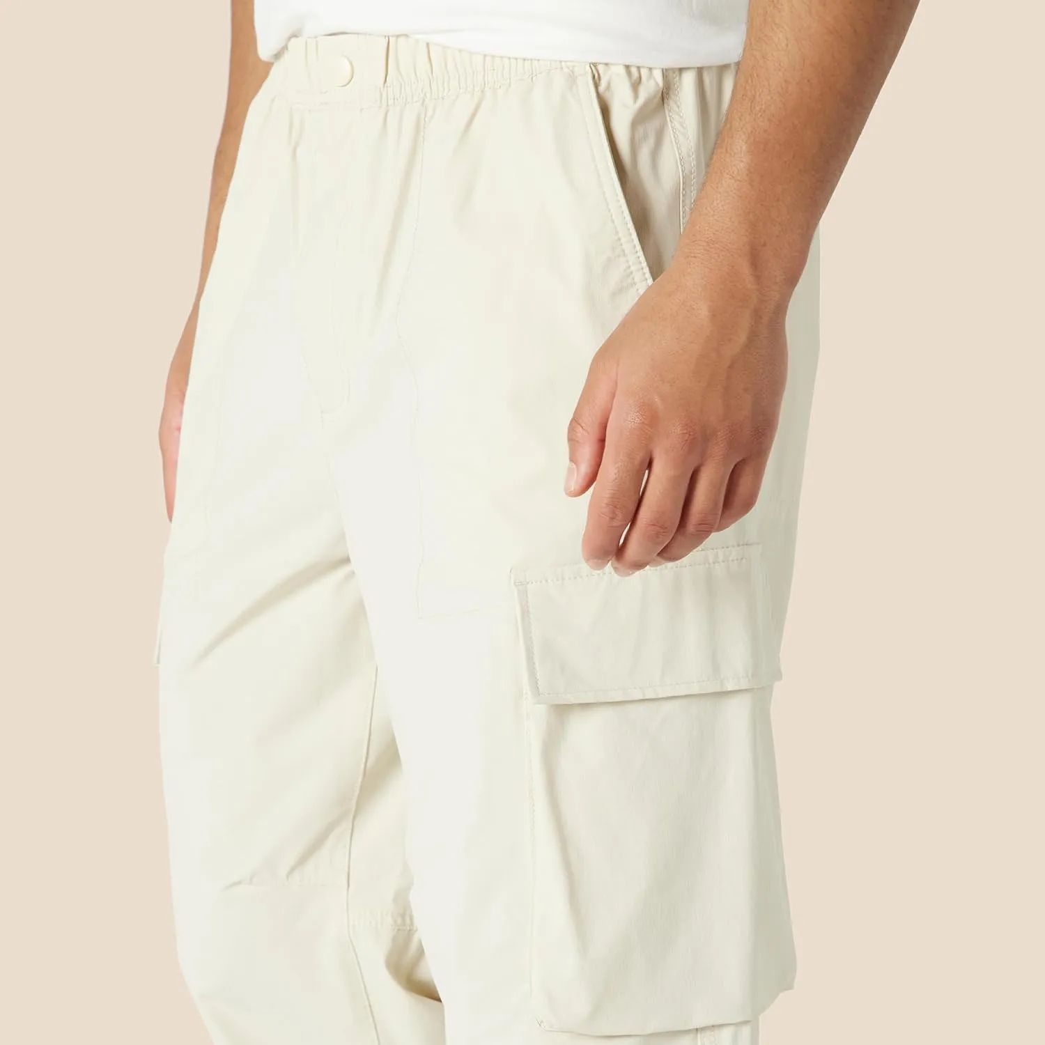 Amazon Essentials Men's Loose-Fit Lightweight Stretch Parachute Pant