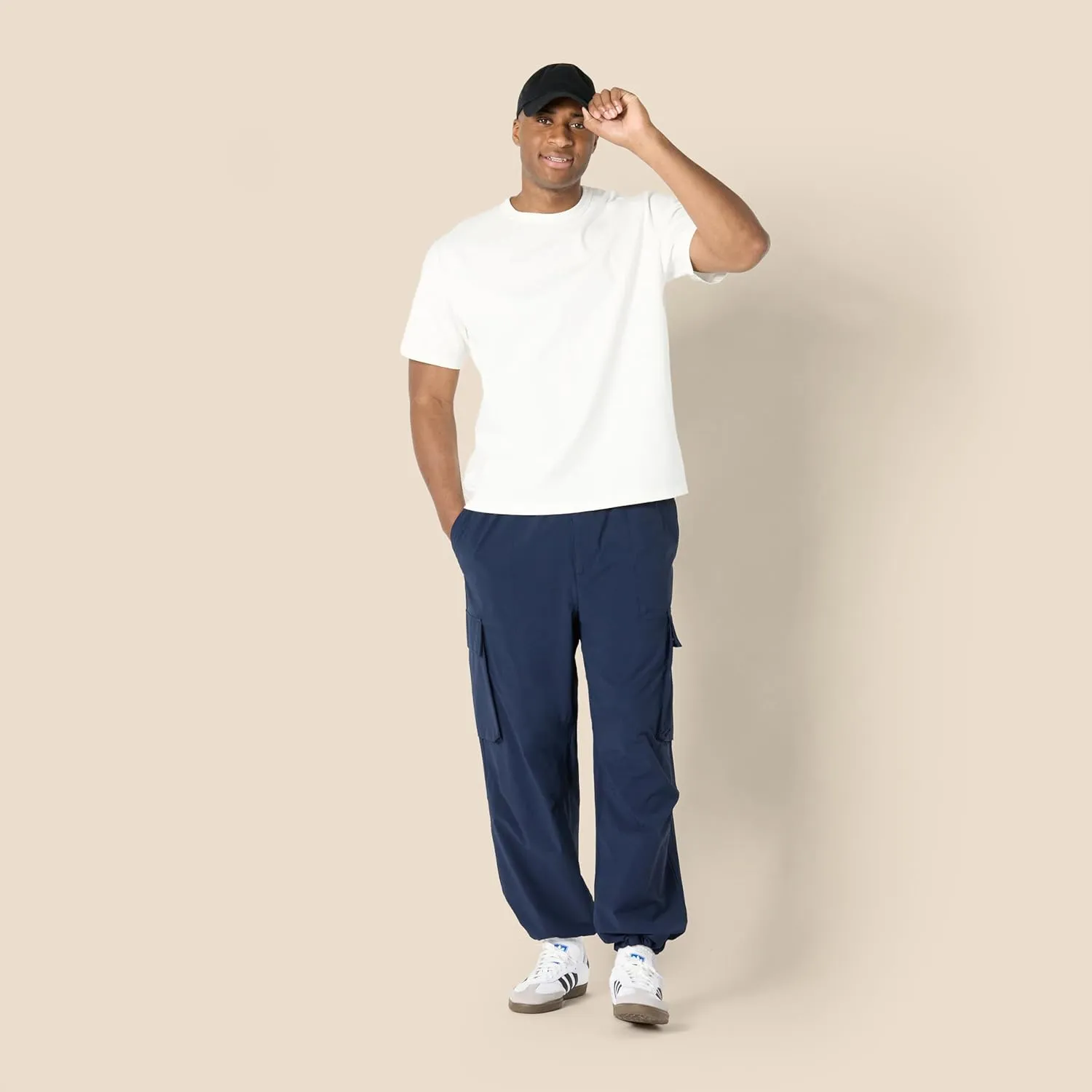 Amazon Essentials Men's Loose-Fit Lightweight Stretch Parachute Pant