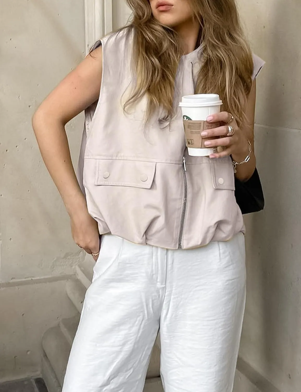 PAODIKUAI Women's Casual Zip Up Vest Cargo Ruched Hem Lightweight Sleeveless Blazer Oversized Jackets Top with Pockets