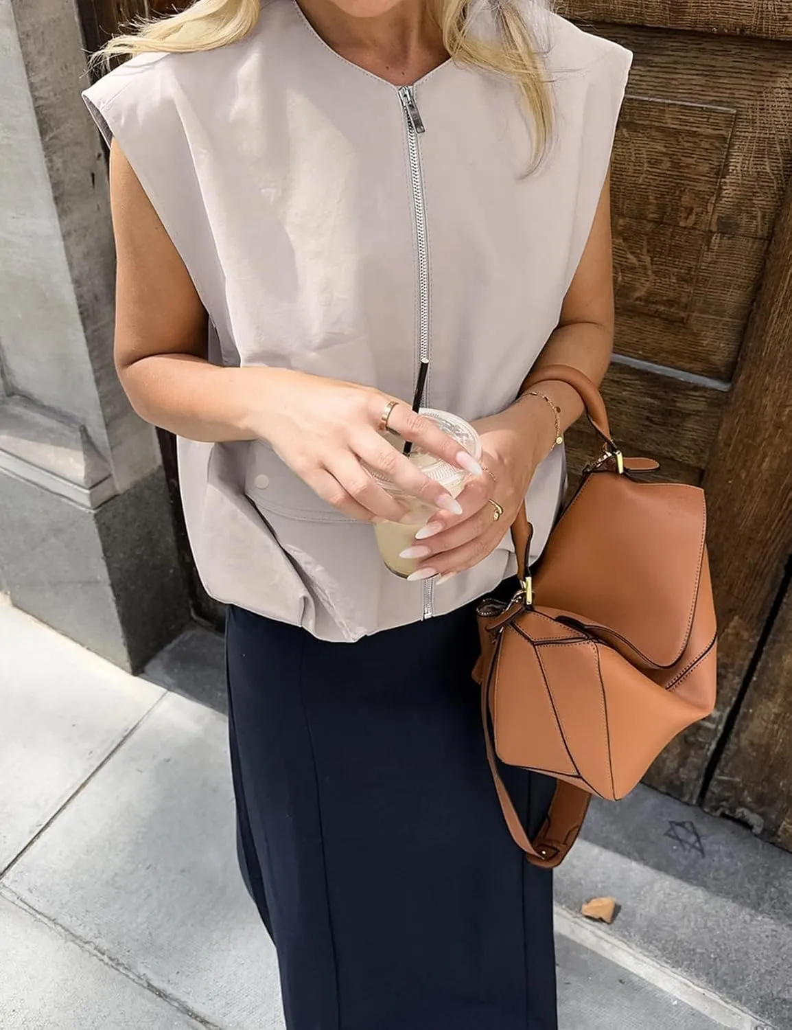 PAODIKUAI Women's Casual Zip Up Vest Cargo Ruched Hem Lightweight Sleeveless Blazer Oversized Jackets Top with Pockets